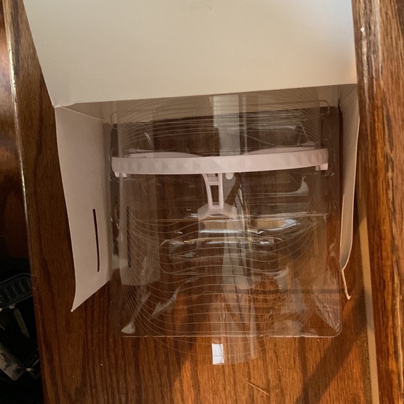 NIB Catherine Malandrino LED Face Mask - Picture 7 of 9